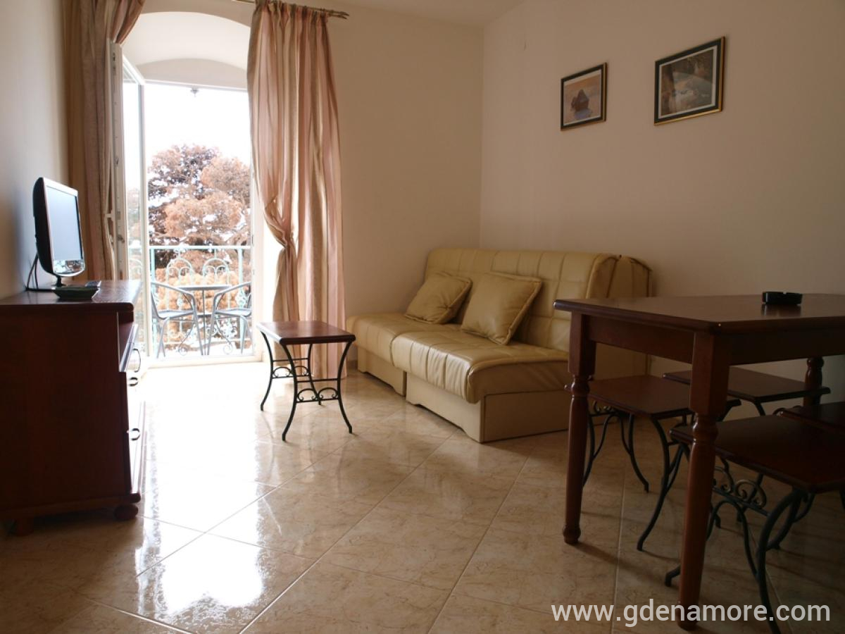 Apartmani Obala, privatni smeštaj u mestu Petrovac, Crna Gora - apartman